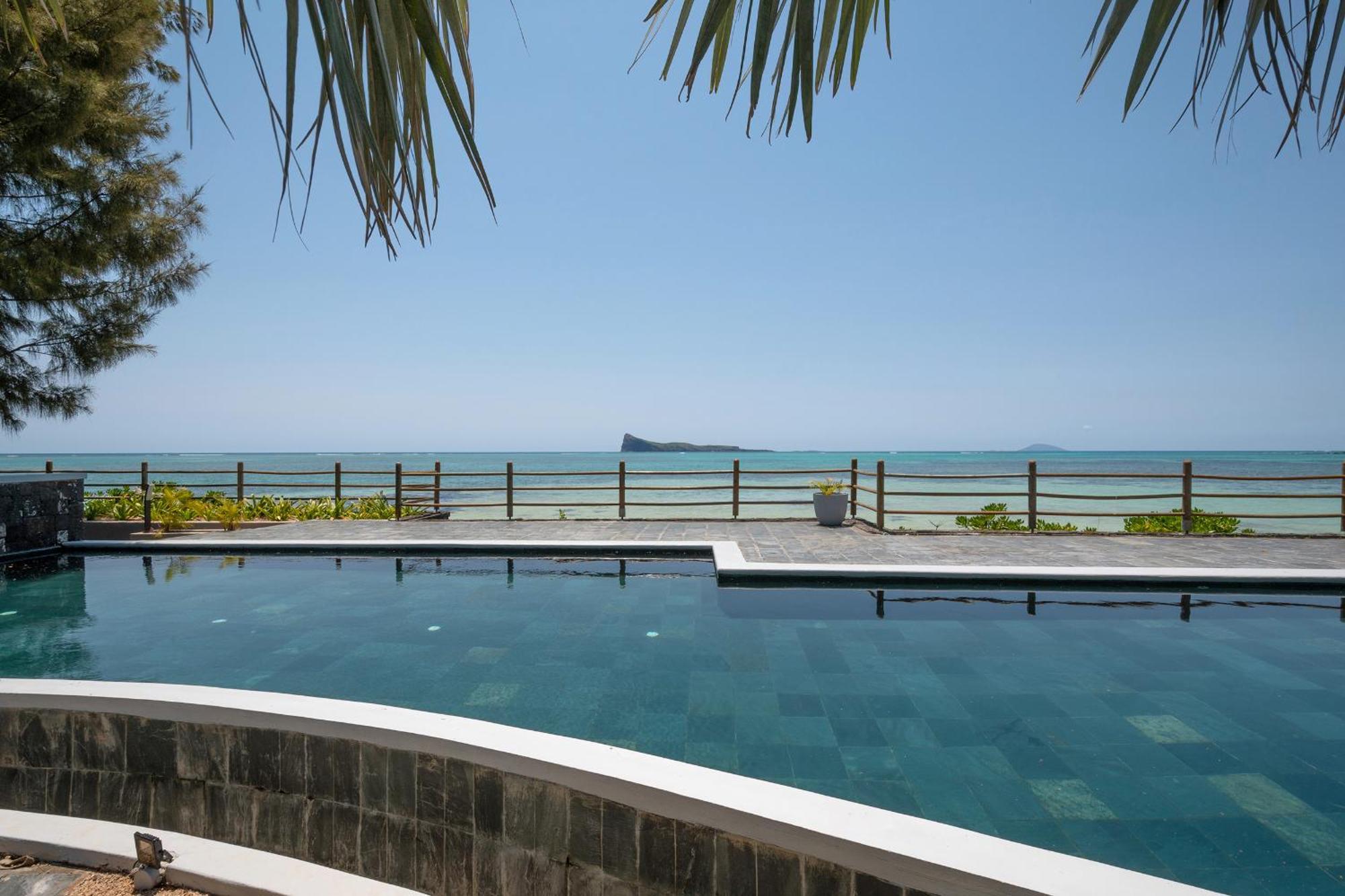 Luxury Beachfront Duplex, Coin De Mire View / 3Bed Cap Malheureux Exterior photo
